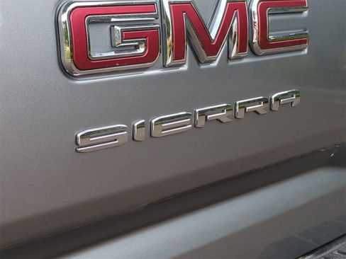 Used 2023 GMC Sierra 1500 SLE w/ X31 Off-Road Package image 12