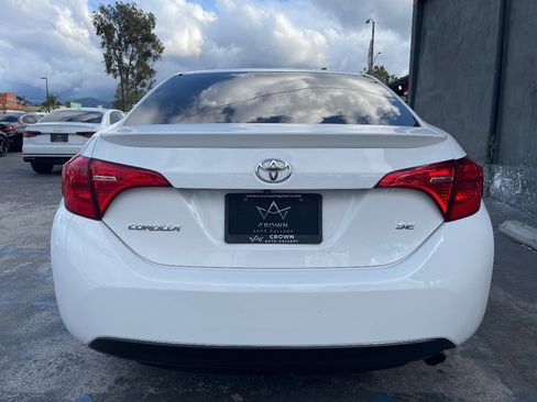Used 2018 Toyota Corolla SE w/ Carpet Mat Package (TMS) FWD image 8