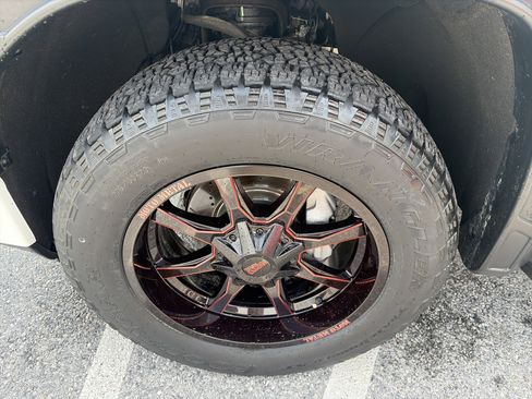 Used 2020 GMC Sierra 1500 Elevation image 18