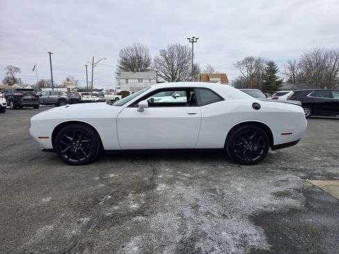 Used 2020 Dodge Challenger SXT w/ Plus Package image 4