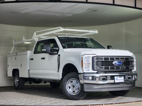 New 2026 Ford F250 XL w/ XL Chrome Package image 1
