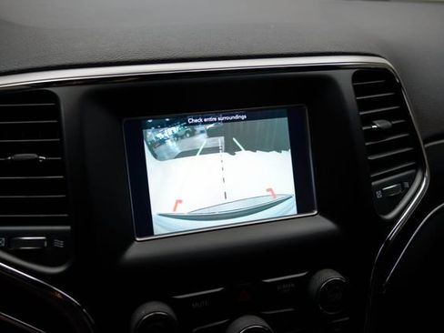 Used 2018 Jeep Grand Cherokee Limited AWD/4WD image 14