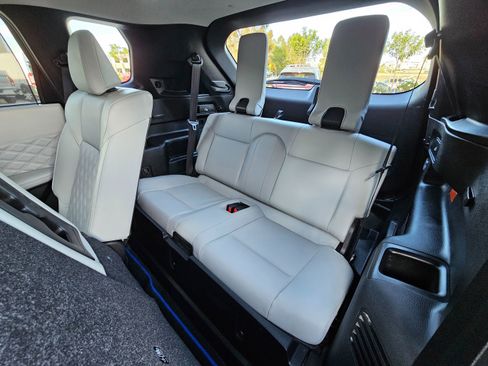 Used 2024 Mitsubishi Outlander SEL image 19