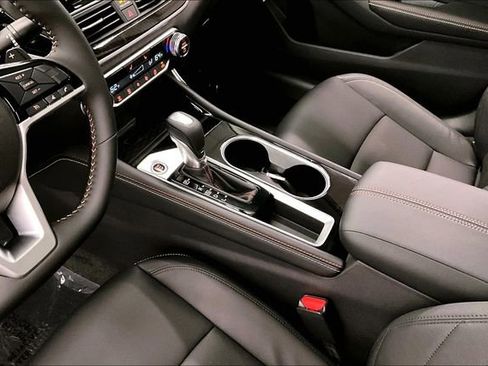 New 2025 Nissan Altima 2.5 SR w/ SR Premium Package image 9