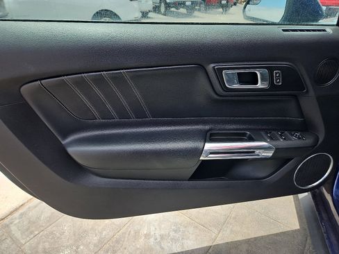 Used 2020 Ford Mustang Premium image 8