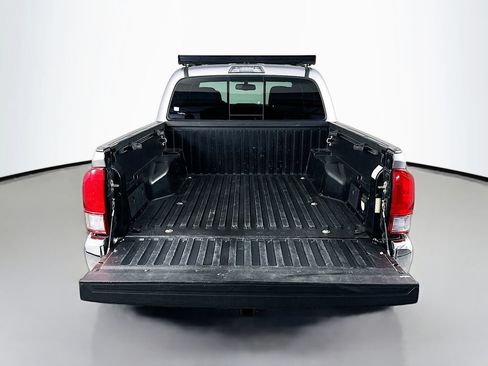 Used 2017 Toyota Tacoma TRD Off-Road w/ Tow Package (A/T) AWD/4WD image 29