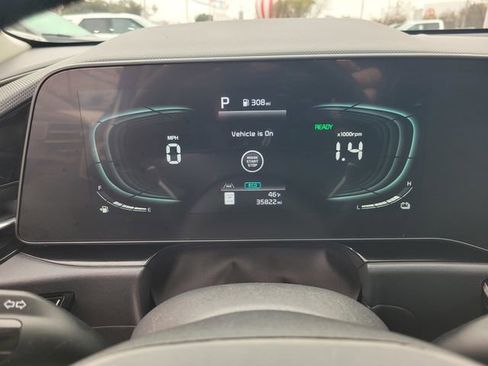 Used 2023 Kia Niro SX image 29
