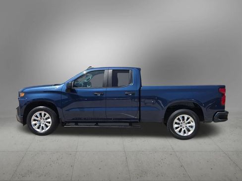 Used 2019 Chevrolet Silverado 1500 Custom w/ Trailering Package RWD image 3