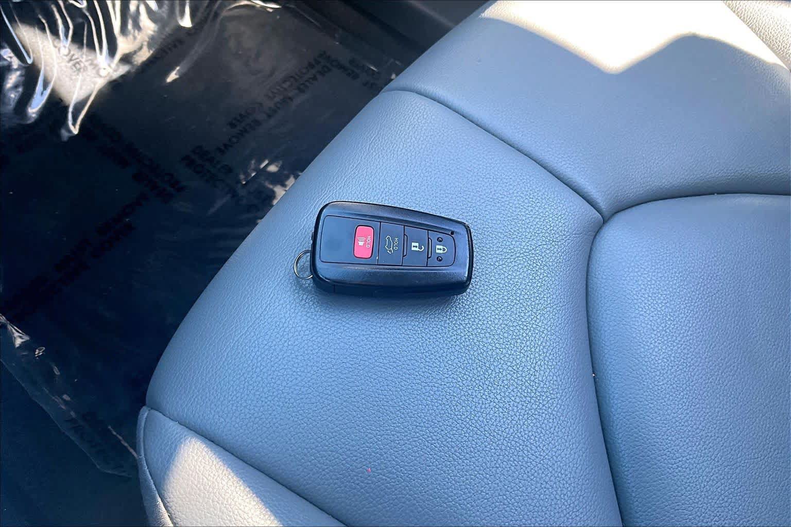 Used 2023 Toyota Highlander XLE FWD image 15