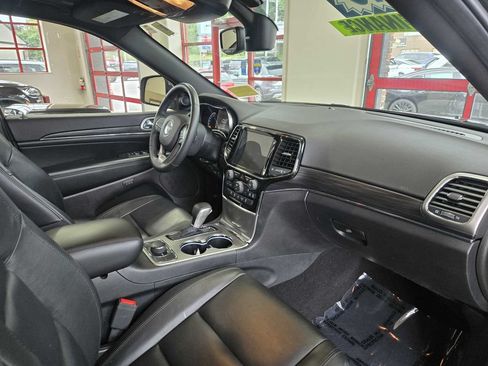 Used 2019 Jeep Grand Cherokee Limited AWD/4WD image 26