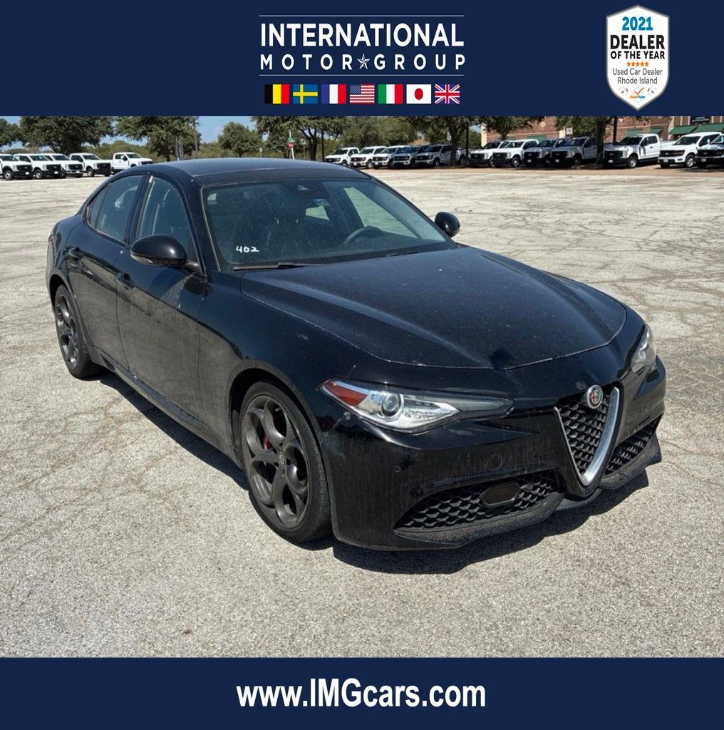 Used 2018 Alfa Romeo Giulia Ti Sport w/ Quick Order Package 22S Sport AWD/4WD image 1