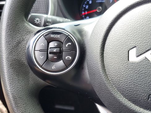 Used 2022 Kia Soul LX image 21