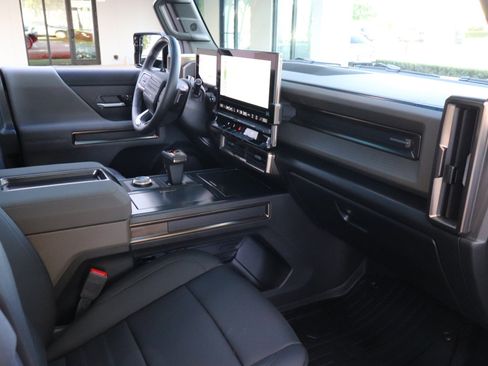 Used 2024 GMC Hummer EV 3X AWD/4WD image 33