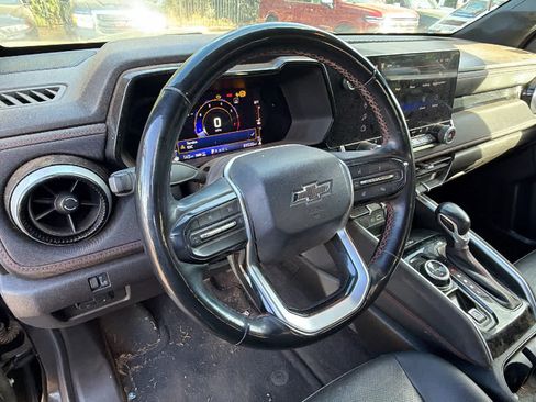 Used 2023 Chevrolet Colorado Z71 w/ Z71 Convenience Package 2 AWD/4WD image 10