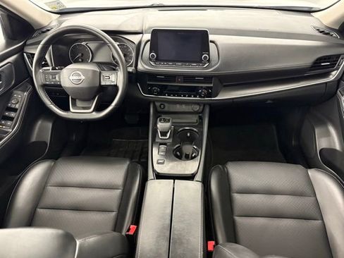 Used 2025 Nissan Rogue SV w/ SV Premium Package image 15