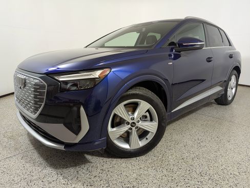 Certified 2026 Audi Q4 e-tron Premium w/ Convenience Package image 18