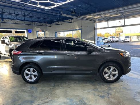 Used 2019 Ford Edge SE FWD image 8
