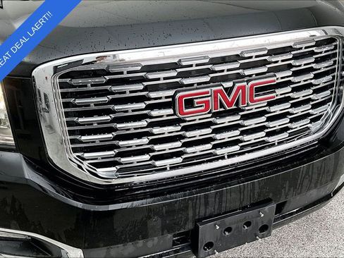 Used 2018 GMC Yukon XL Denali image 39