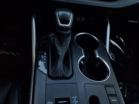 Used 2023 Toyota Highlander XLE FWD image 10