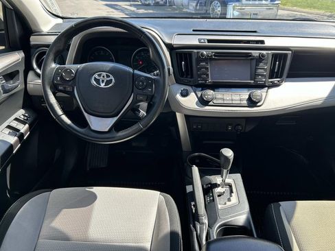 Used 2018 Toyota RAV4 XLE image 18