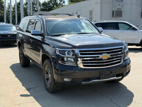 Used 2016 Chevrolet Suburban LT AWD/4WD image 4