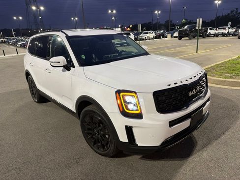 Used 2022 Kia Telluride SX w/ SX Prestige Package AWD/4WD image 3