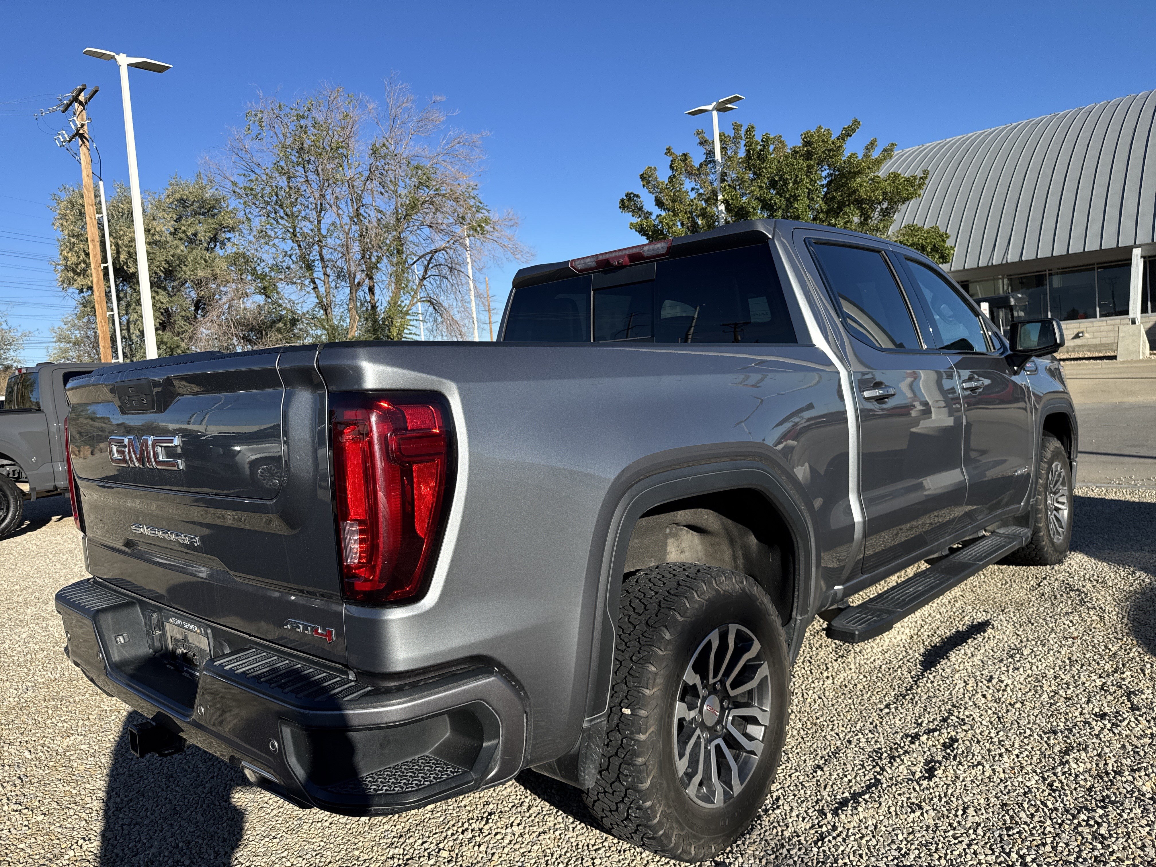 Used 2020 GMC Sierra 1500 AT4 w/ AT4 Premium Package AWD/4WD image 5