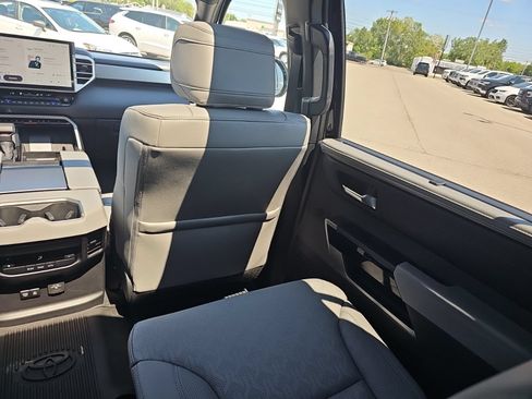 Used 2025 Toyota Sequoia Limited AWD/4WD image 39