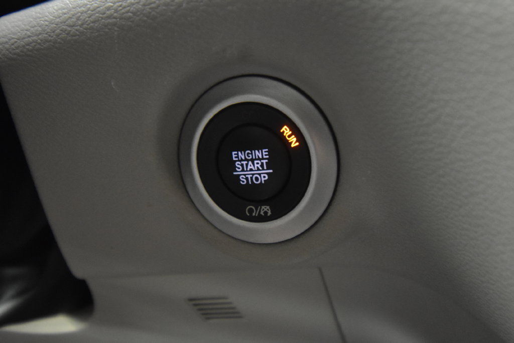 Used 2023 Chrysler Voyager LX FWD image 31
