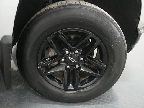 Used 2019 Chevrolet Silverado 1500 Custom Trail Boss w/ Custom Convenience Package AWD/4WD image 11