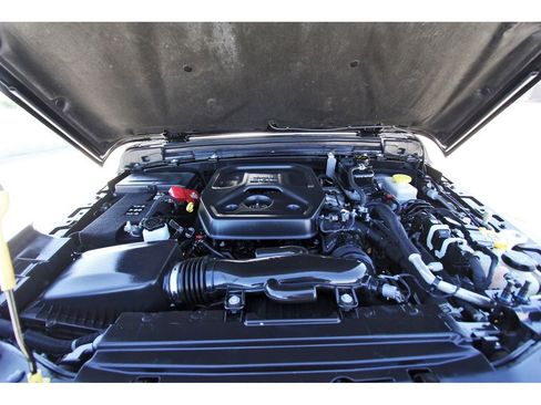 Used 2019 Jeep Wrangler Unlimited Sahara image 28