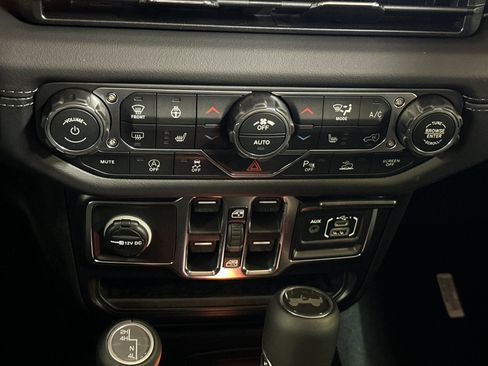 New 2026 Jeep Wrangler Unlimited Sahara AWD/4WD image 20