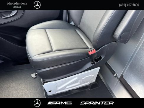Used 2022 Mercedes-Benz Sprinter 2500 image 20