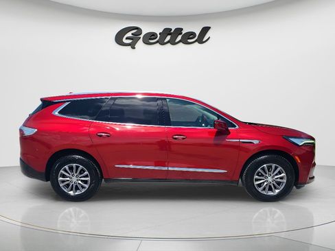 Used 2022 Buick Enclave Essence w/ Sound and Sites Package FWD image 4