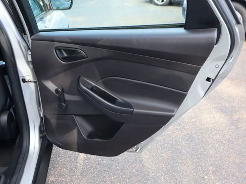 Used 2014 Ford Focus S image 16