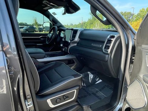 Used 2024 RAM 1500 Laramie AWD/4WD image 39