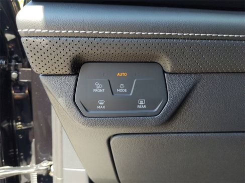 New 2025 Volkswagen Atlas Cross Sport SE image 35