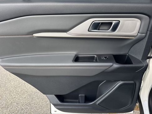 New 2026 Ford Explorer Active RWD image 21