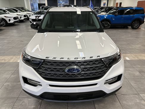 Certified 2023 Ford Explorer XLT w/ Equipment Group 202A image 20