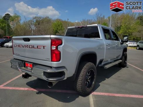 Used 2020 Chevrolet Silverado 2500 LTZ w/ LTZ Premium Package image 9