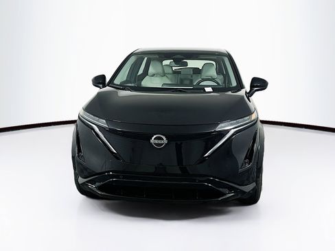 Used 2023 Nissan Ariya FWD image 2