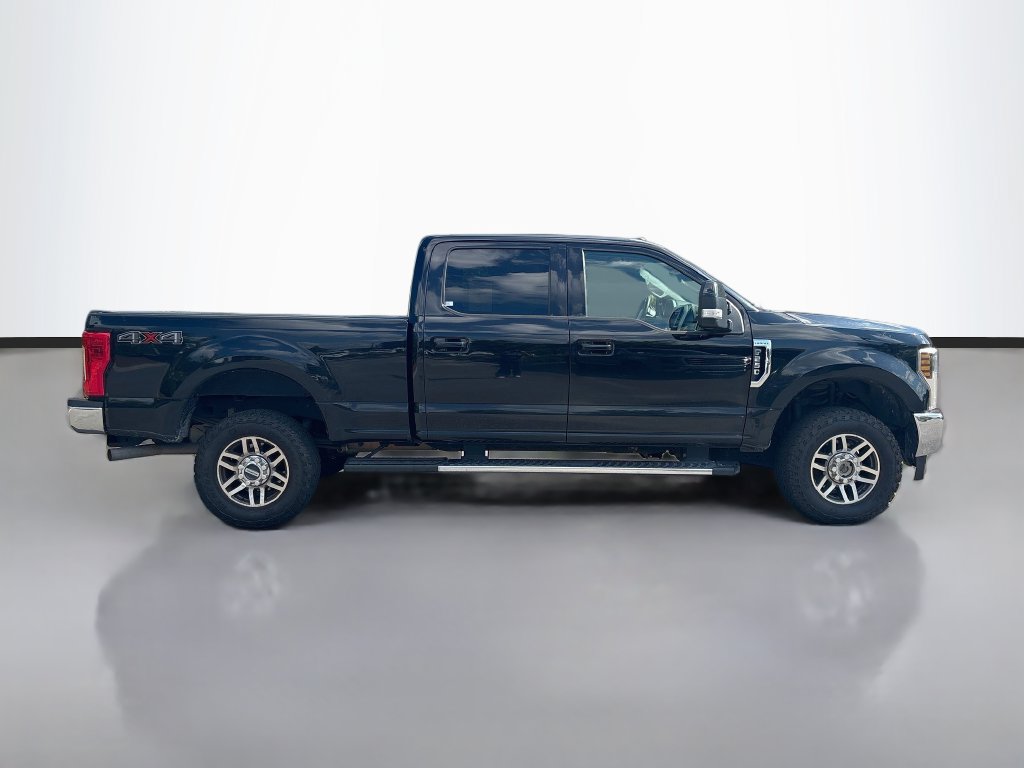 Used 2018 Ford F250 Lariat w/ Lariat Value Package AWD/4WD image 4
