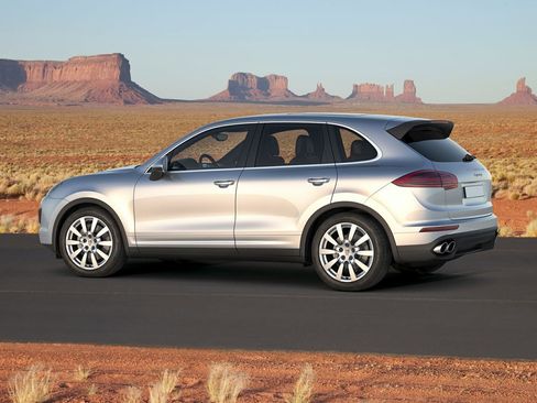 Used 2016 Porsche Cayenne AWD/4WD image 4