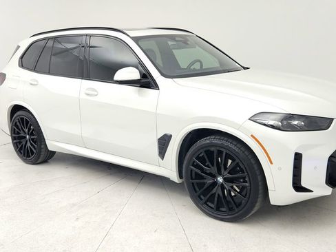 Used 2024 BMW X5 xDrive40i w/ M Sport Package image 1