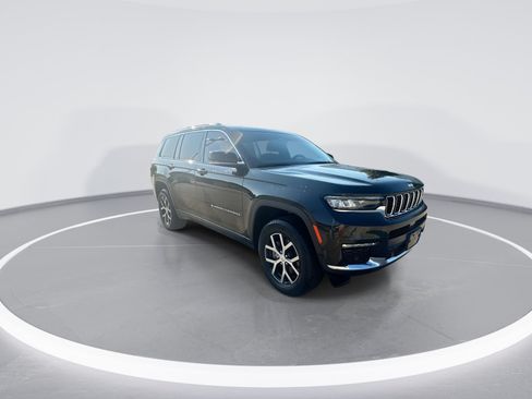 Used 2024 Jeep Grand Cherokee L Limited w/ Luxury Tech Group II AWD/4WD image 2