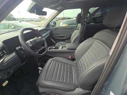 Used 2024 Kia EV9 Land image 7