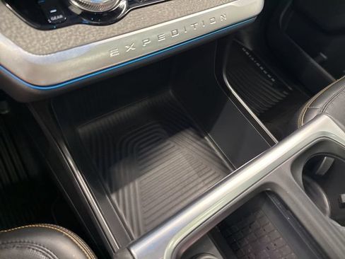 Used 2025 Ford Expedition Tremor AWD/4WD image 31