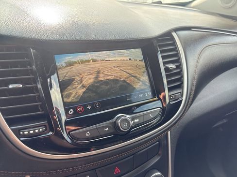 Used 2018 Chevrolet Trax LT w/ LT Convenience Package image 36