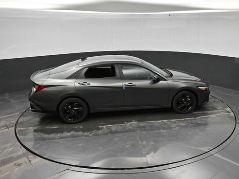 New 2026 Hyundai Elantra SEL Sport FWD image 30