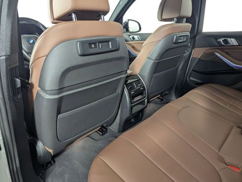 Used 2022 BMW X5 xDrive40i w/ Climate Comfort Package image 32